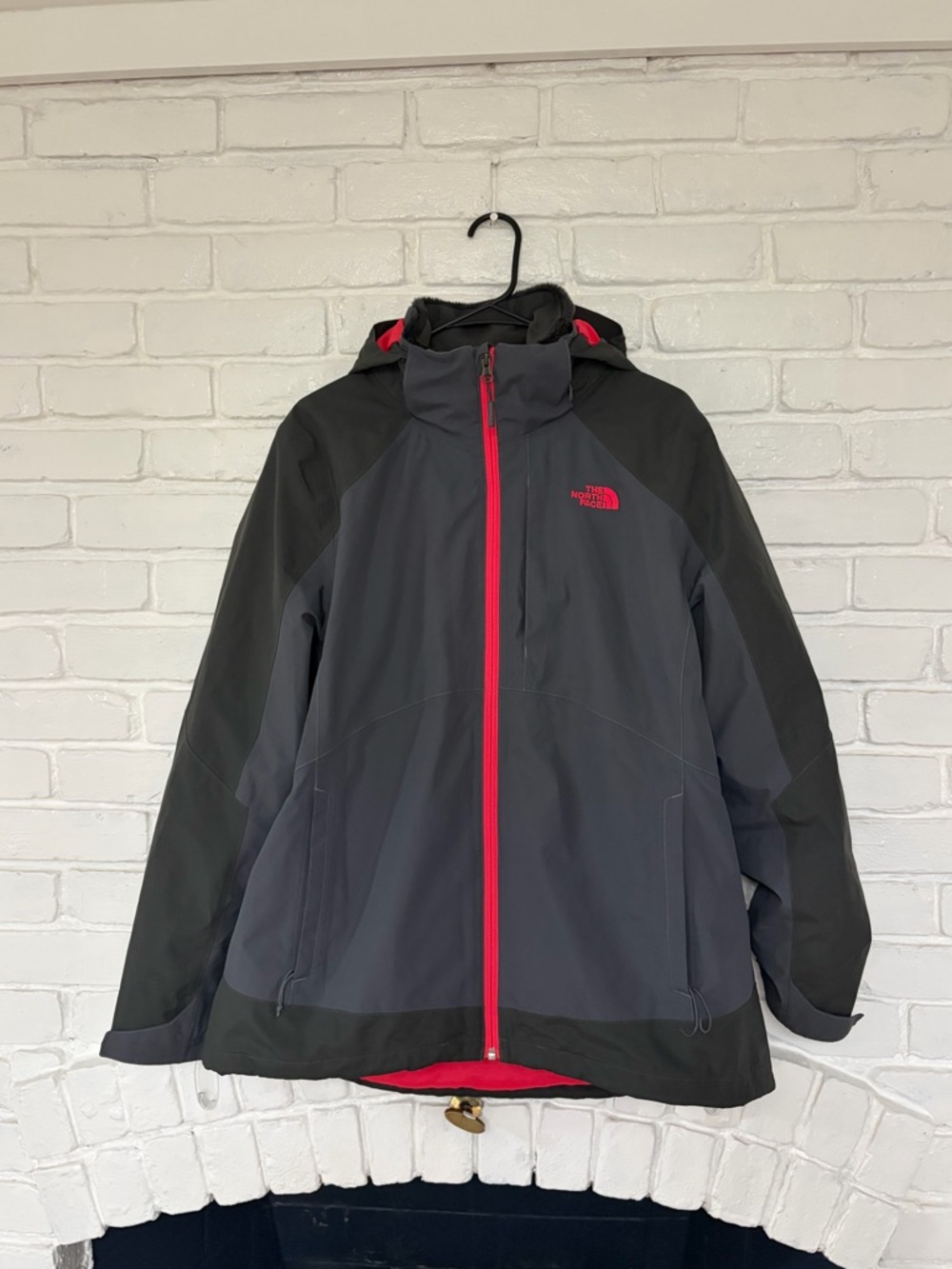 Women’s the north face winter jacket with insert zip up sweater lining size xl